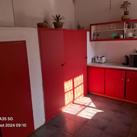 Choice Backpackers Lodge Булавайо Екстериор снимка